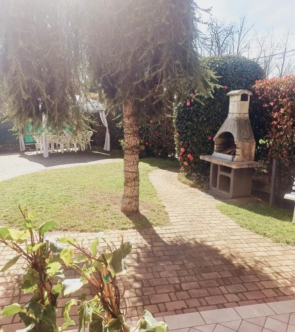 B&B La Mora Di Vergiate Frühstückspension